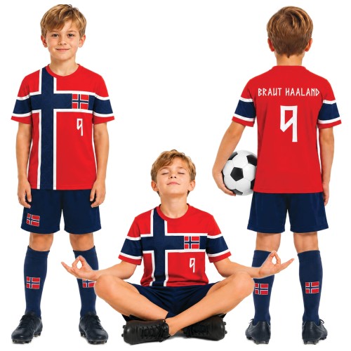 STROJ-PILKARSKI-Haaland-NORWEGIA-116-cm-KOMPLET-z-GETRAMI-DLA-DZIECI.jpg