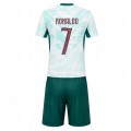 STROJ-PILKARSKI-RONALDO-Portugalia-WYJAZDOWY-z-GETRAMI-116-cm-DLA-DZIECI-Marka-Roly.jpg